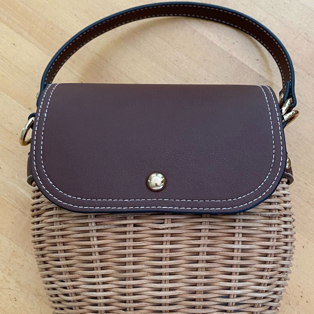 Tommy Bahama Small Rattan Bucket Crossbody Bag - Picture 3 of 12